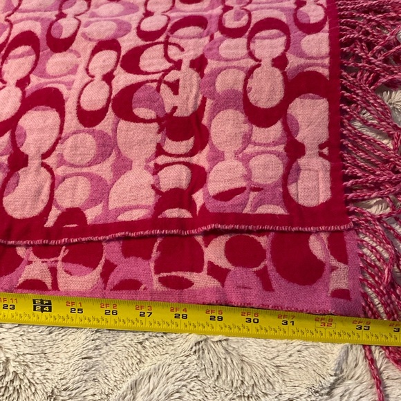 Coach Scarf. Wool/cashme blend - Picture 6 of 7